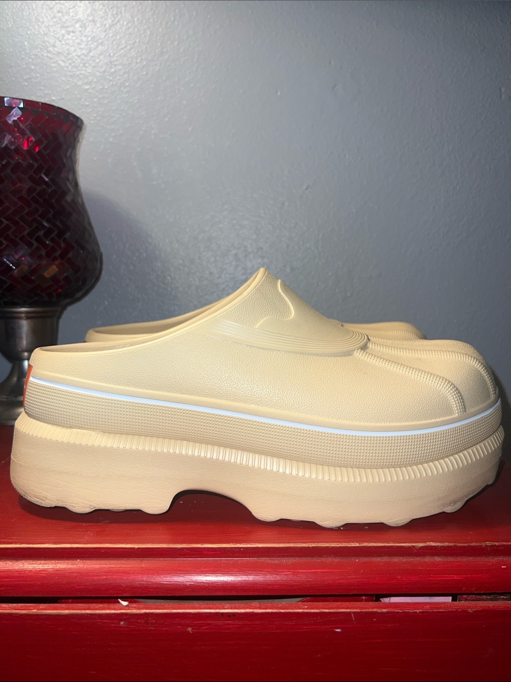 SOREL Caribou Clog in the "Caribou Beige" colorway - Picture 3 of 8